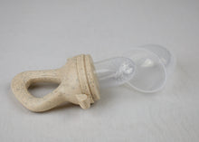 Load image into Gallery viewer, Silicone Dummy Food Feeder