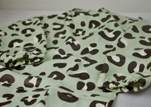 Load image into Gallery viewer, Long Sleeve Waterproof Cape Bib