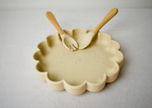 Load image into Gallery viewer, Silicone Lion Suction Plate & Utensils