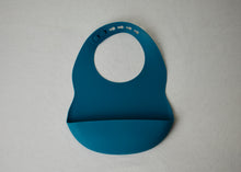 Load image into Gallery viewer, Silicone Plain Food Catcher Bib