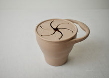 Load image into Gallery viewer, Silicone Collapsible Snack Pot