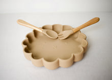 Load image into Gallery viewer, Silicone Lion Suction Plate &amp; Utensils
